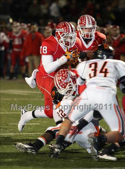 Thumbnail 1 in Van vs. Gilmer (3A Region 2 Area Playoffs) photogallery.