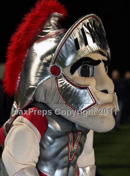 Thumbnail 2 in Van vs. Gilmer (3A Region 2 Area Playoffs) photogallery.