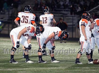 Thumbnail 1 in Van vs. Gilmer (3A Region 2 Area Playoffs) photogallery.
