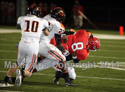Thumbnail 1 in Van vs. Gilmer (3A Region 2 Area Playoffs) photogallery.