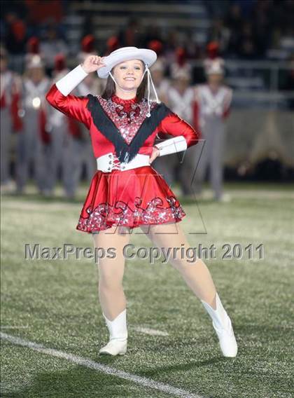 Thumbnail 1 in Van vs. Gilmer (3A Region 2 Area Playoffs) photogallery.