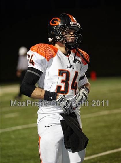 Thumbnail 1 in Van vs. Gilmer (3A Region 2 Area Playoffs) photogallery.