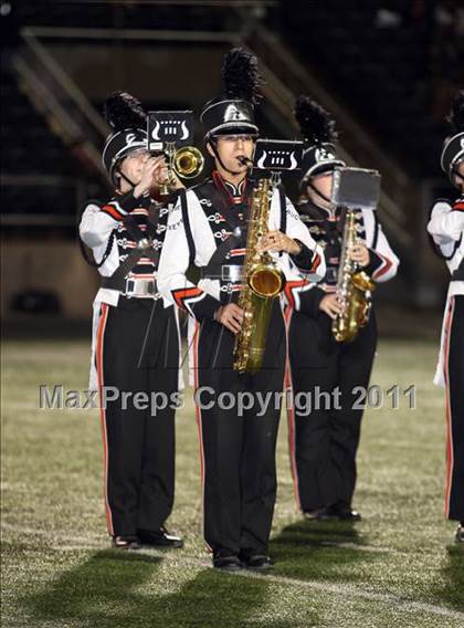 Thumbnail 2 in Van vs. Gilmer (3A Region 2 Area Playoffs) photogallery.