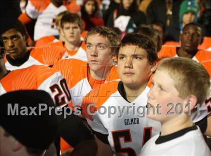 Thumbnail 2 in Van vs. Gilmer (3A Region 2 Area Playoffs) photogallery.