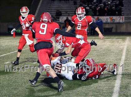 Thumbnail 2 in Van vs. Gilmer (3A Region 2 Area Playoffs) photogallery.