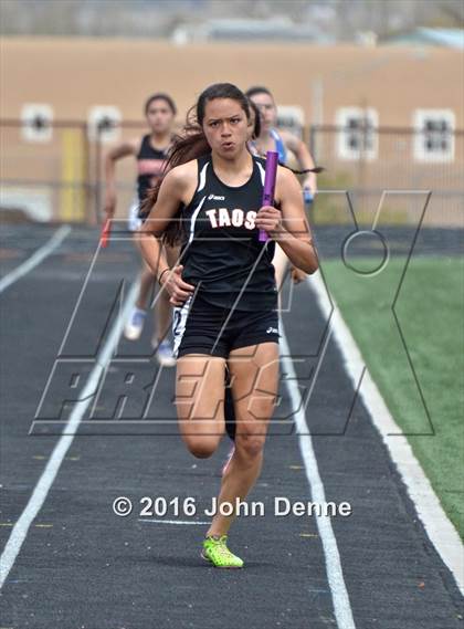 Thumbnail 3 in Taos Tiger Relays photogallery.