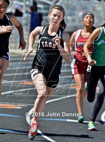 Thumbnail 2 in Taos Tiger Relays photogallery.