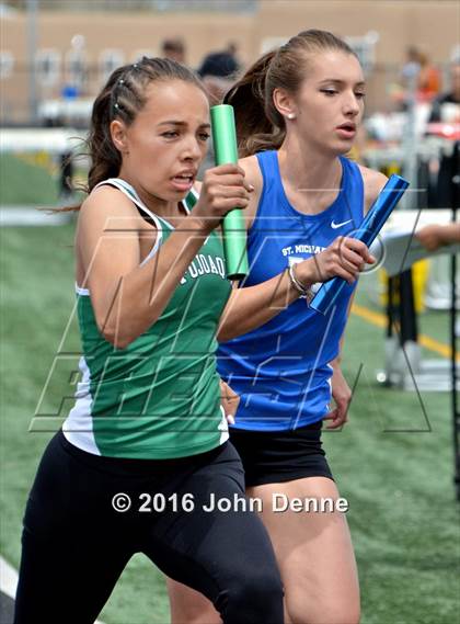 Thumbnail 2 in Taos Tiger Relays photogallery.