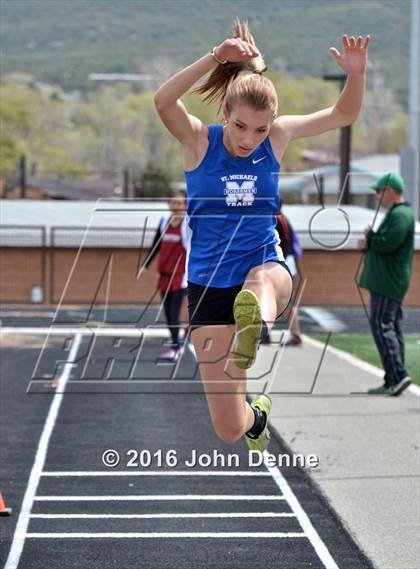 Thumbnail 2 in Taos Tiger Relays photogallery.