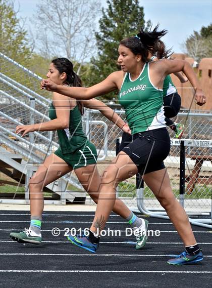 Thumbnail 1 in Taos Tiger Relays photogallery.