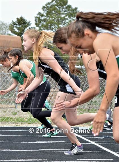 Thumbnail 3 in Taos Tiger Relays photogallery.