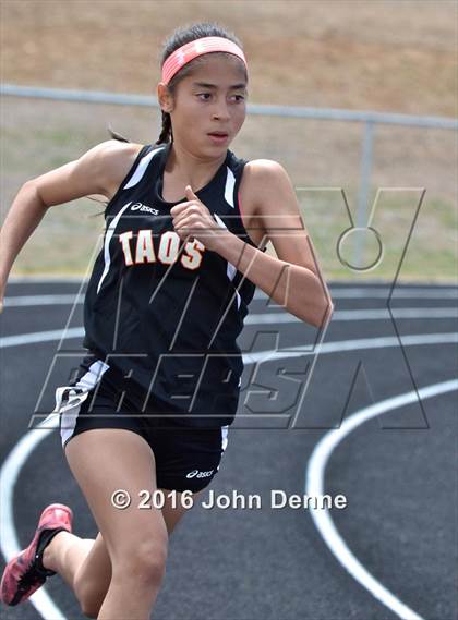 Thumbnail 2 in Taos Tiger Relays photogallery.