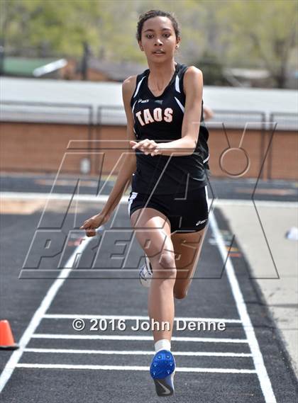 Thumbnail 1 in Taos Tiger Relays photogallery.