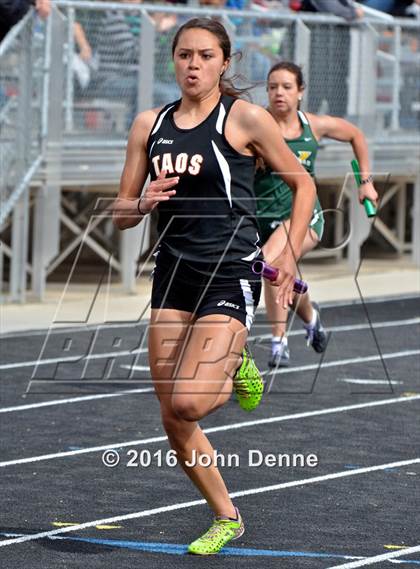 Thumbnail 1 in Taos Tiger Relays photogallery.