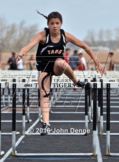 Thumbnail 2 in Taos Tiger Relays photogallery.