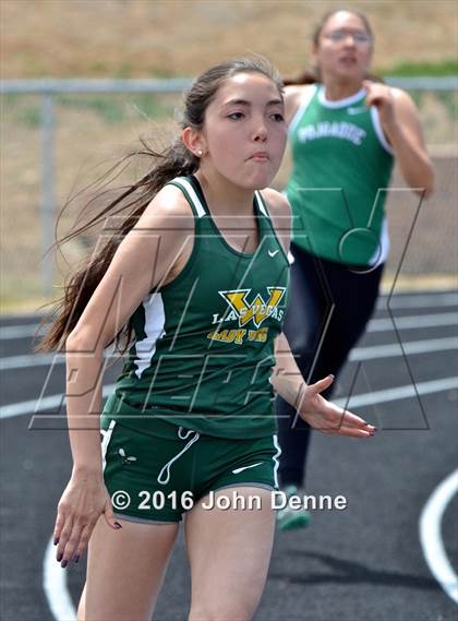 Thumbnail 2 in Taos Tiger Relays photogallery.