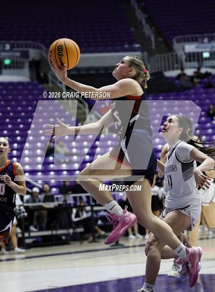 Thumbnail 2 in Pine View vs Mountain Crest (UHSAA 4A Quarterfinal) photogallery.