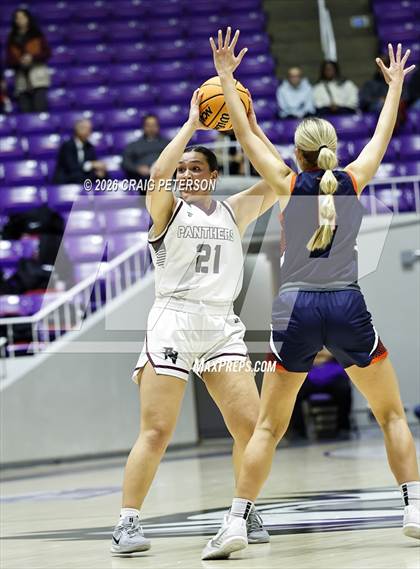 Thumbnail 1 in Pine View vs Mountain Crest (UHSAA 4A Quarterfinal) photogallery.