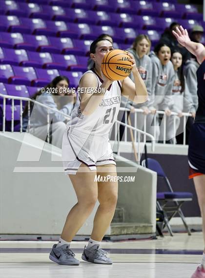 Thumbnail 3 in Pine View vs Mountain Crest (UHSAA 4A Quarterfinal) photogallery.