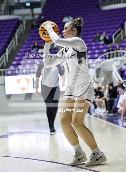 Thumbnail 2 in Pine View vs Mountain Crest (UHSAA 4A Quarterfinal) photogallery.