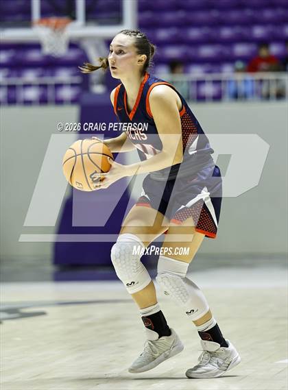Thumbnail 3 in Pine View vs Mountain Crest (UHSAA 4A Quarterfinal) photogallery.