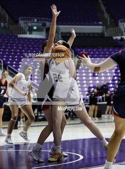 Thumbnail 3 in Pine View vs Mountain Crest (UHSAA 4A Quarterfinal) photogallery.