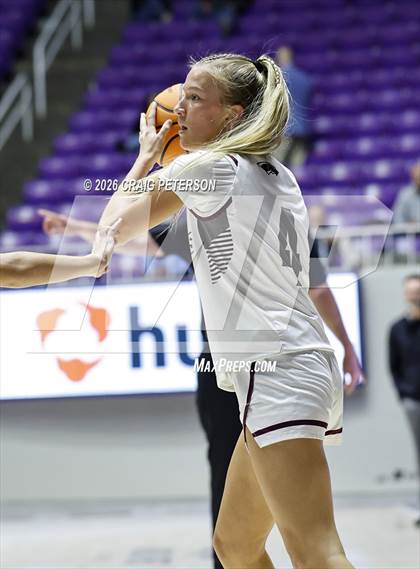 Thumbnail 3 in Pine View vs Mountain Crest (UHSAA 4A Quarterfinal) photogallery.