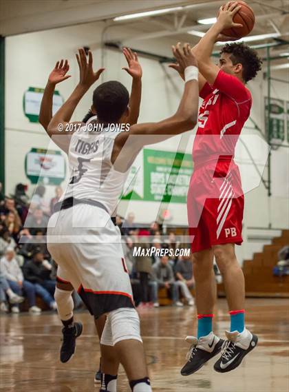 Thumbnail 1 in Point Pleasant Beach vs. Linden photogallery.