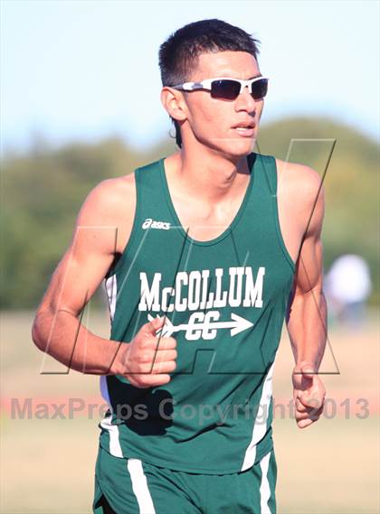 Thumbnail 3 in Uvalde@ District 29 4A Meet photogallery.