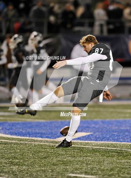 Thumbnail 2 in De La Salle vs. St. John Bosco (CIF State Open Final) photogallery.