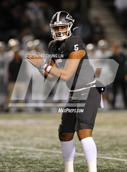 Thumbnail 3 in De La Salle vs. St. John Bosco (CIF State Open Final) photogallery.
