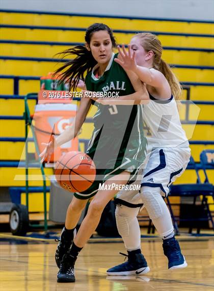 Thumbnail 3 in Pearsall vs Poth Fr photogallery.