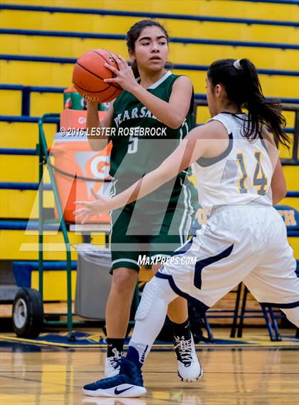 Thumbnail 3 in Pearsall vs Poth Fr photogallery.