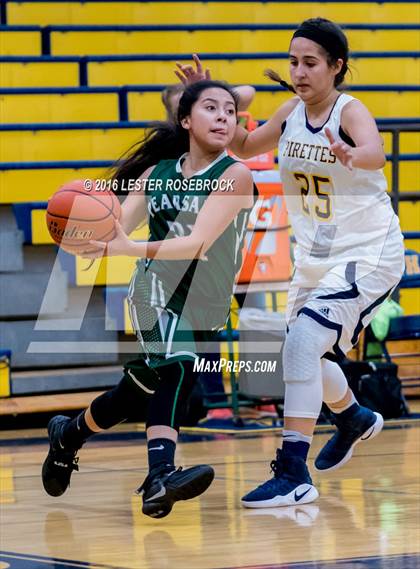 Thumbnail 2 in Pearsall vs Poth Fr photogallery.