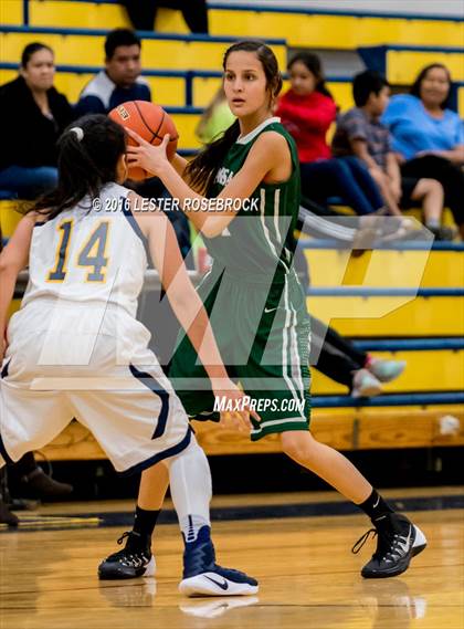Thumbnail 2 in Pearsall vs Poth Fr photogallery.
