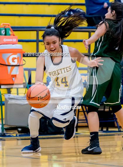 Thumbnail 1 in Pearsall vs Poth Fr photogallery.