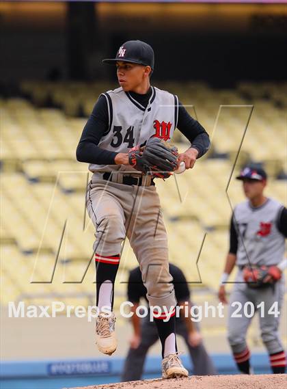 Thumbnail 2 in Dorsey vs. Van Nuys (CIF L.A. City D2 Final) photogallery.