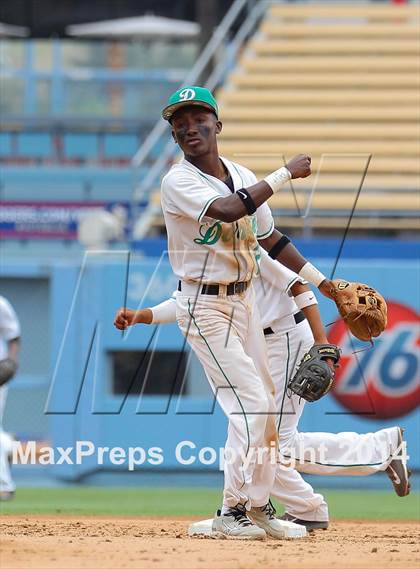 Thumbnail 3 in Dorsey vs. Van Nuys (CIF L.A. City D2 Final) photogallery.