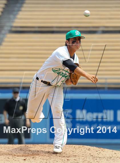 Thumbnail 2 in Dorsey vs. Van Nuys (CIF L.A. City D2 Final) photogallery.