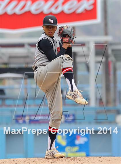 Thumbnail 2 in Dorsey vs. Van Nuys (CIF L.A. City D2 Final) photogallery.