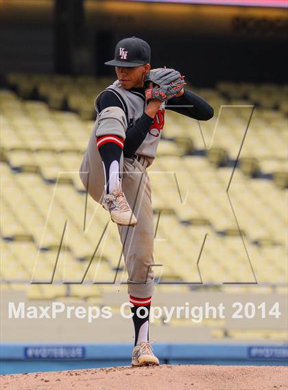 Thumbnail 2 in Dorsey vs. Van Nuys (CIF L.A. City D2 Final) photogallery.