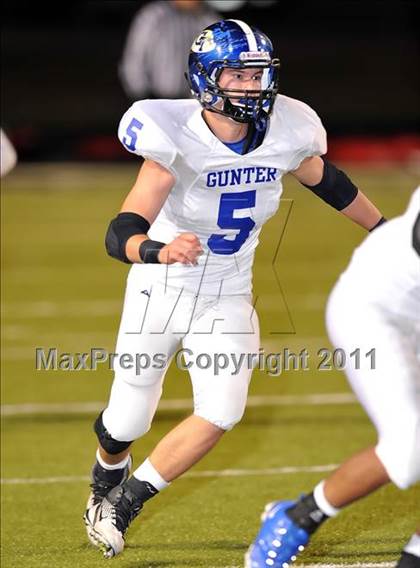 Thumbnail 3 in Lone Oak vs. Gunter (2A Division 2 Semifinals) photogallery.