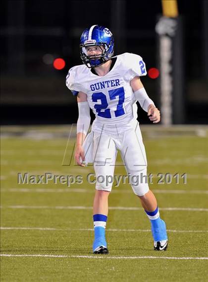 Thumbnail 1 in Lone Oak vs. Gunter (2A Division 2 Semifinals) photogallery.