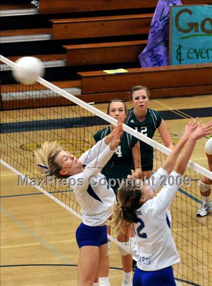 Thumbnail 1 in Bonita vs. Los Altos (CIF SS D3AA Final) photogallery.