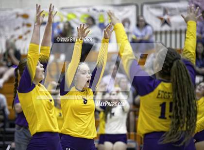 Thumbnail 1 in Grand Saline vs Edgewood photogallery.