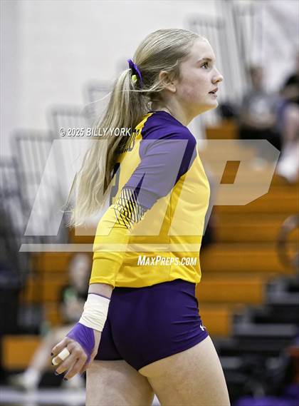 Thumbnail 3 in Grand Saline vs Edgewood photogallery.