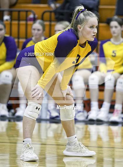 Thumbnail 1 in Grand Saline vs Edgewood photogallery.