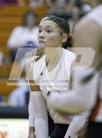 Thumbnail 2 in Grand Saline vs Edgewood photogallery.