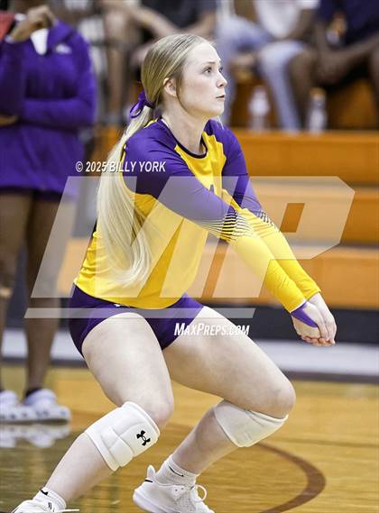 Thumbnail 3 in Grand Saline vs Edgewood photogallery.