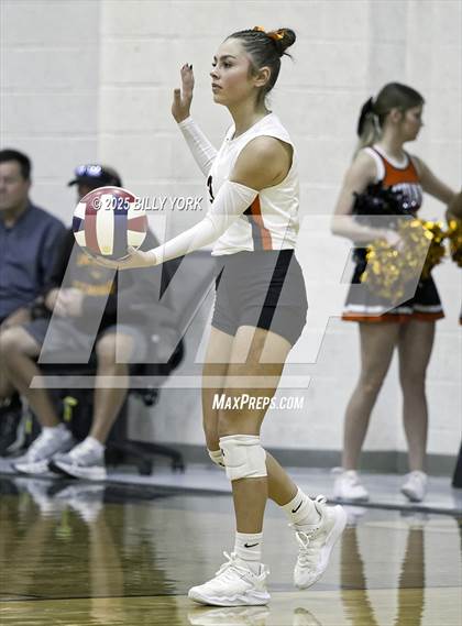 Thumbnail 1 in Grand Saline vs Edgewood photogallery.